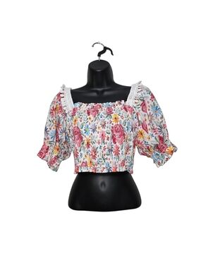 moodie White Floral Smocked Puff Sleeve Crop Top